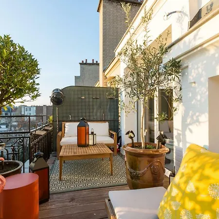 Veeve - Eiffel Tower Terrace * Париж