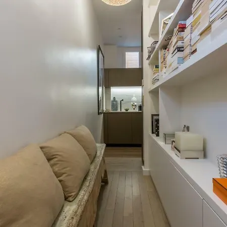 Veeve - Eiffel Tower Terrace Apartment Paris